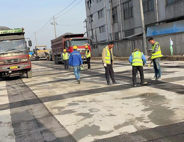 长汀老材料的新故事：玻璃纤维土工格栅如何在‘白改黑’浪潮中重获新生？